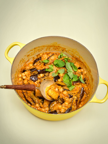 KICHERERBSENRAGOUT MIT AUBERGINEN UND MINZE, Kochbuch "Immer wieder vegan"